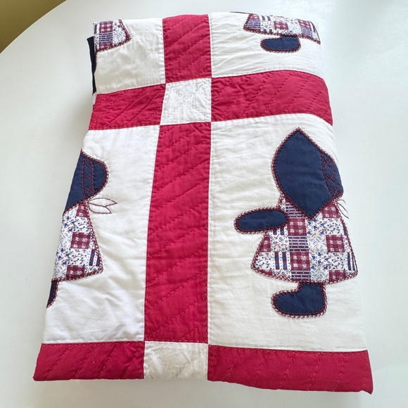 Vintage 70s Holly Hobbie handmade quilt, twin size bed quilted comforter - Picture 6 of 9